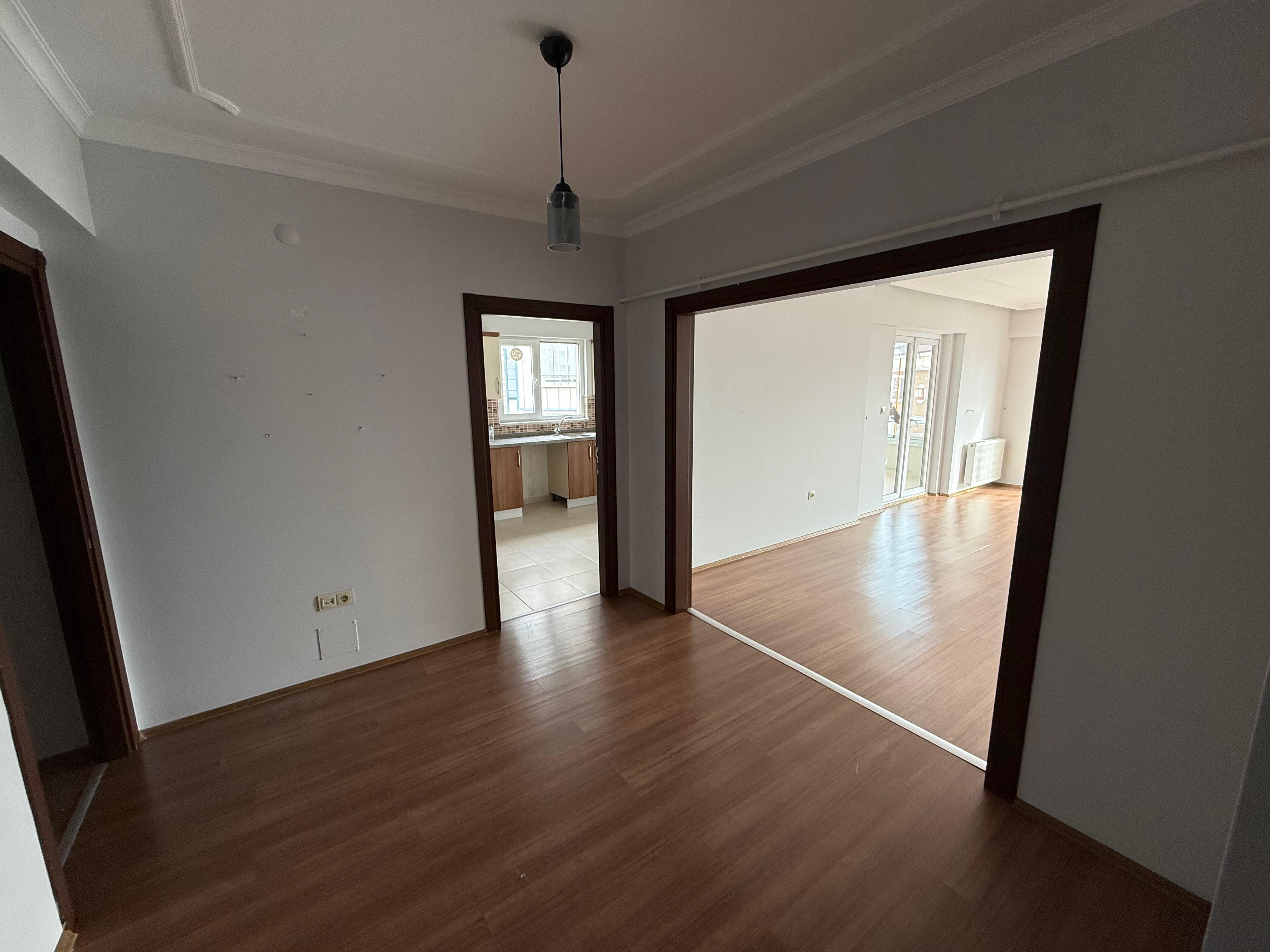 ÇUKURÇAYIR'DA 3+1 KİRALIK DAİRE